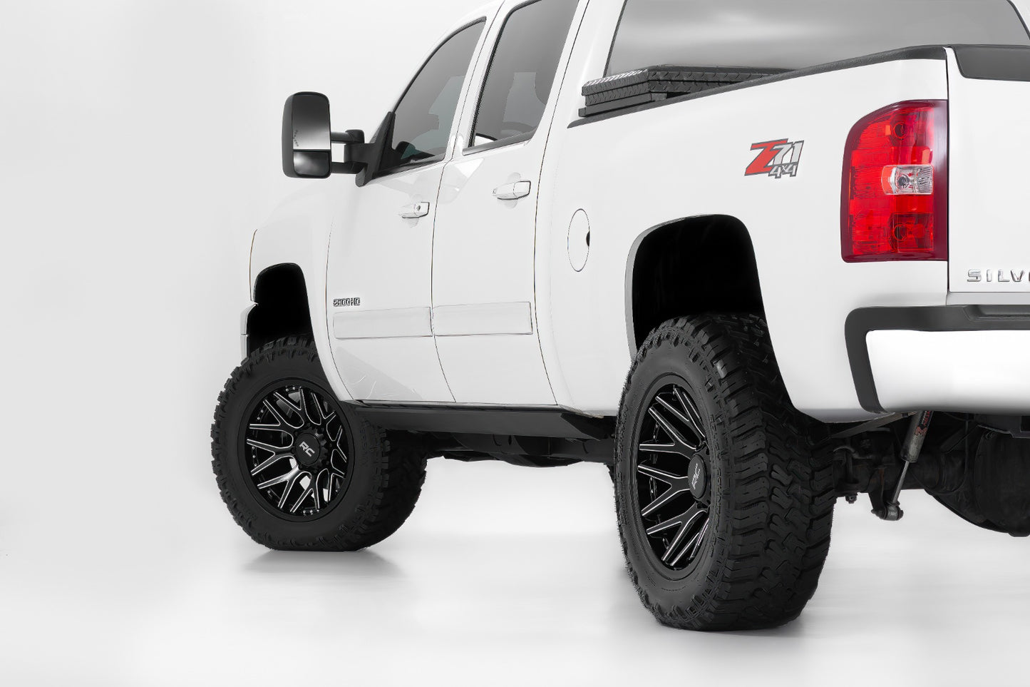 Rough Country 95 Series Wheel | One-Piece | Gloss Black Machined | 20x10 | 8x180 | -19mm
