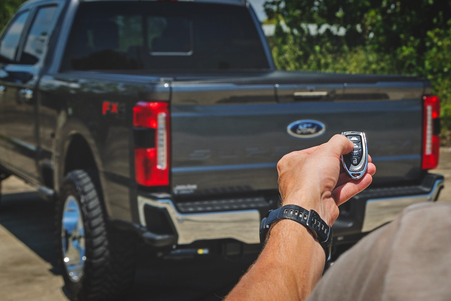 Powered Retractable Bed Cover | 6'10" Bed | Ford F-250/F-350 Super Duty (17-26)