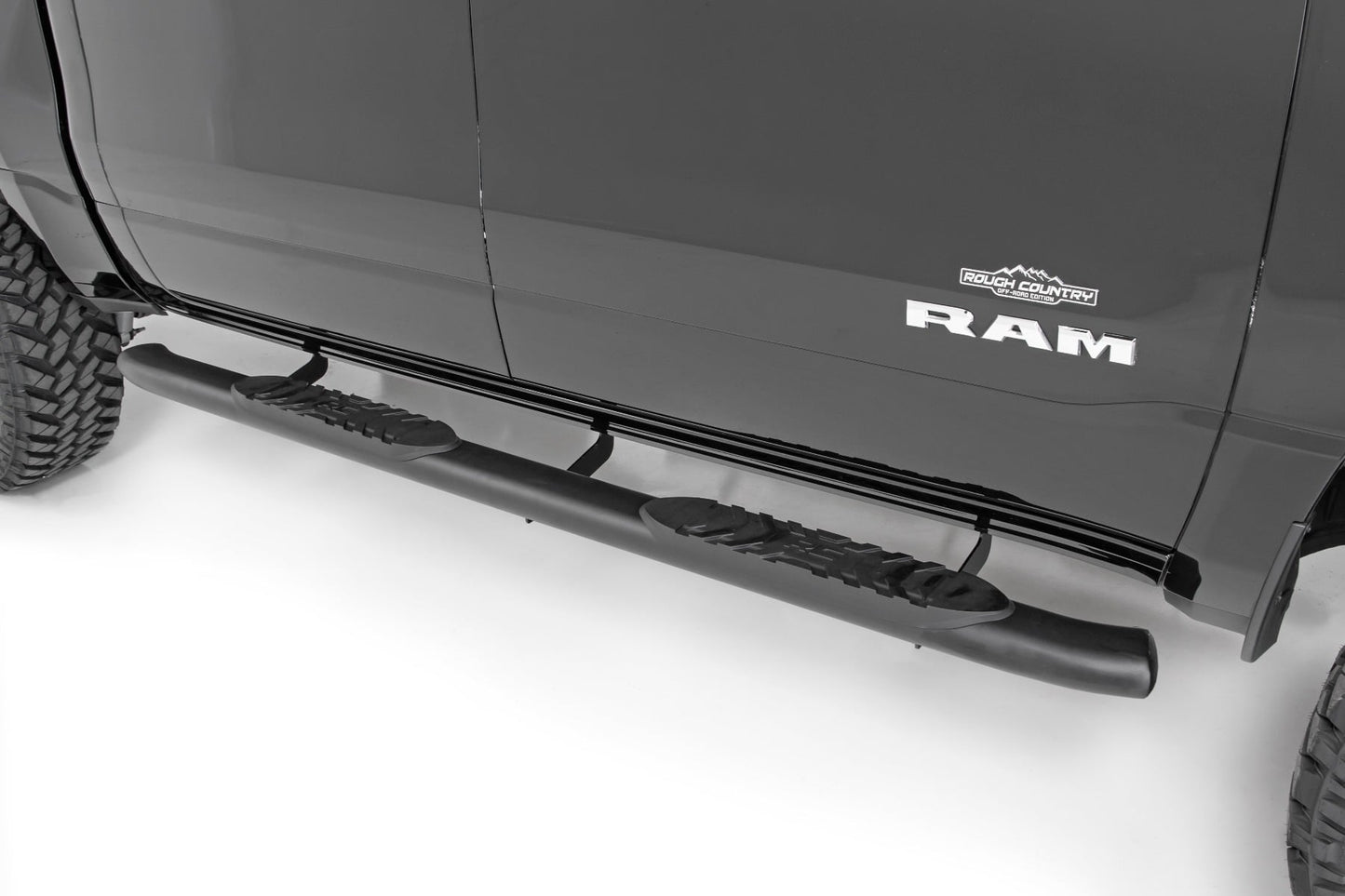 Oval Nerf Step | Crew Cab | Black | Ram 1500 (19-26)/1500 TRX (21-24)